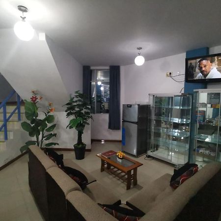 Hostal Puerto Ingles Ило Екстериор снимка