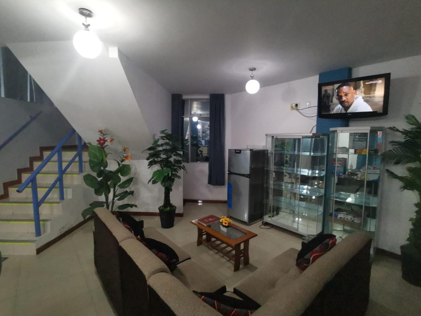 Hostal Puerto Ingles Ило Екстериор снимка