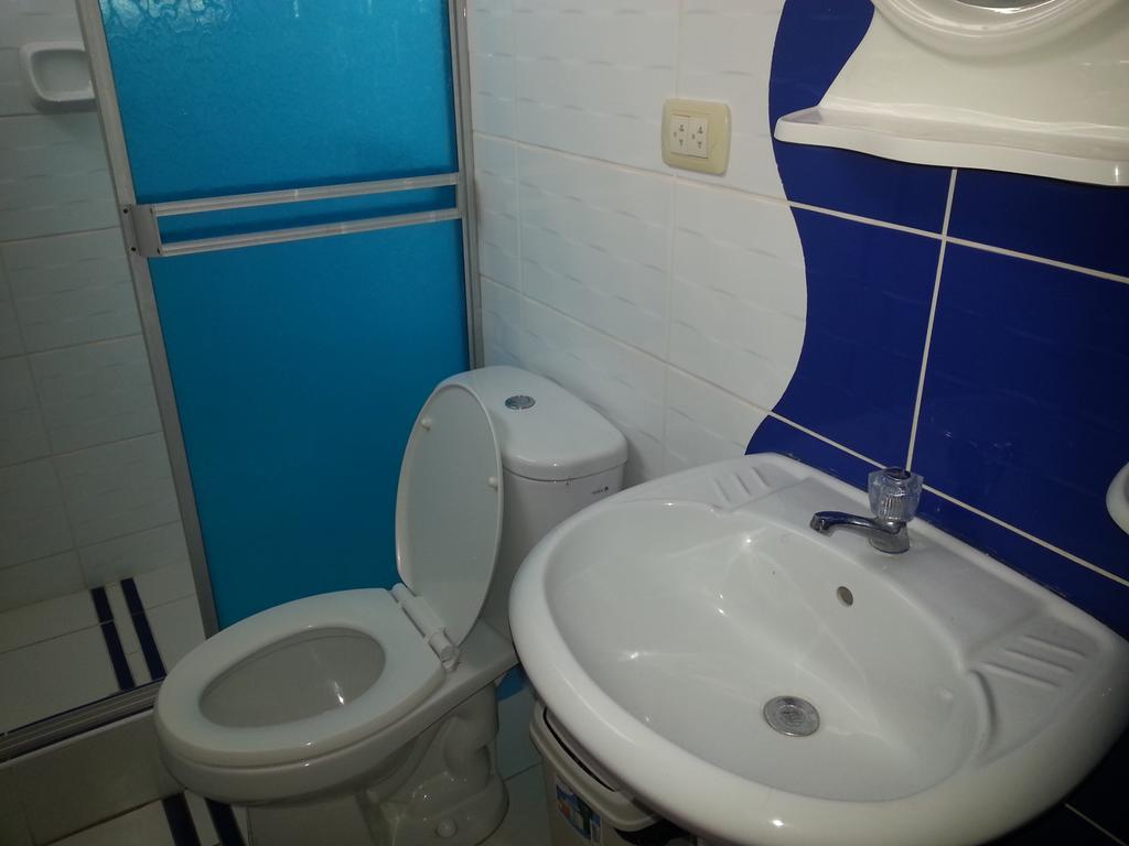 Hostal Puerto Ingles Ило Екстериор снимка