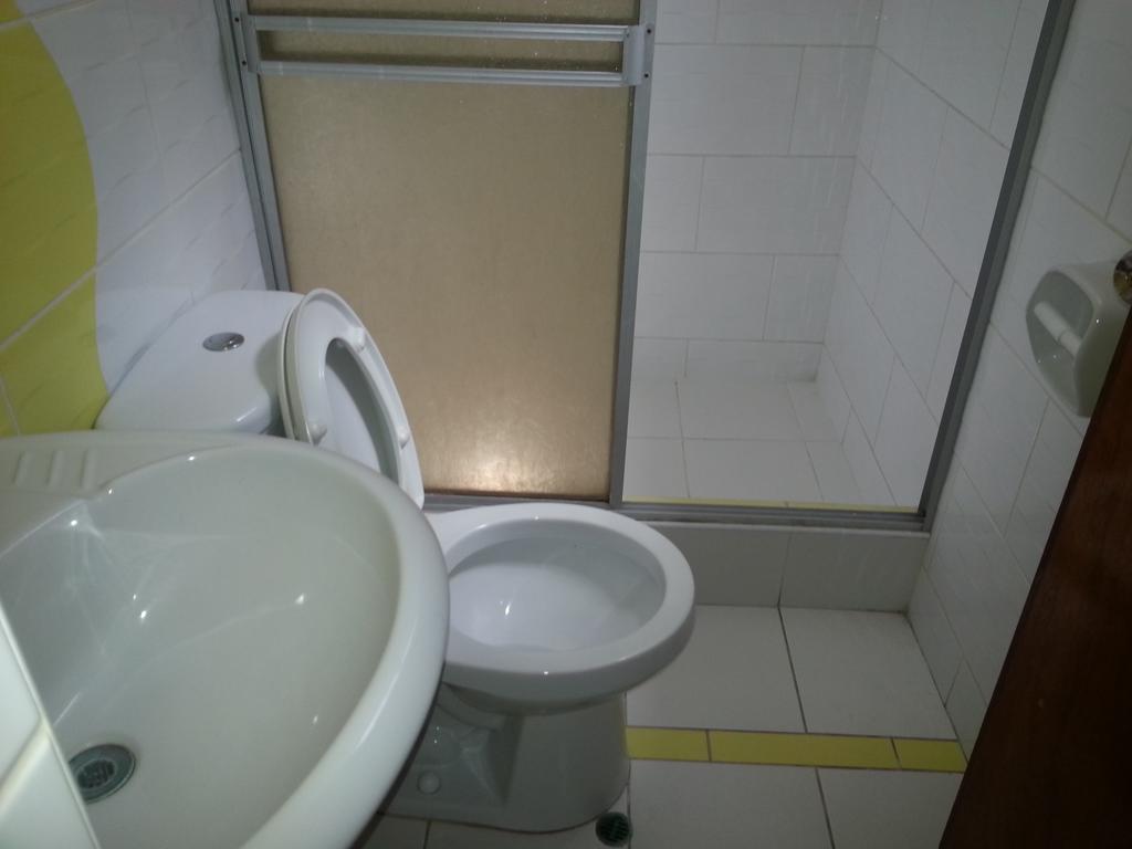 Hostal Puerto Ingles Ило Екстериор снимка